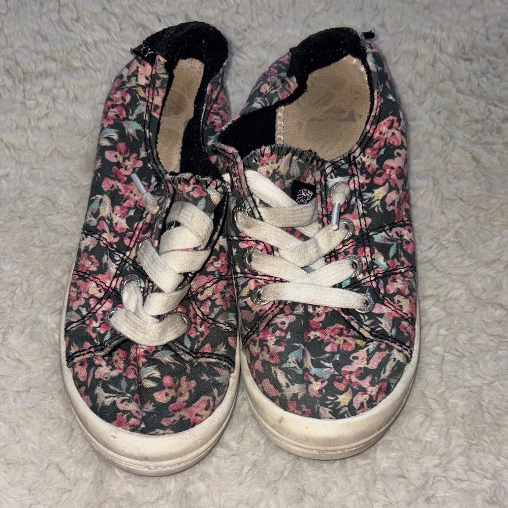 Roxy Floral Kids Shoes - Black and Pink
